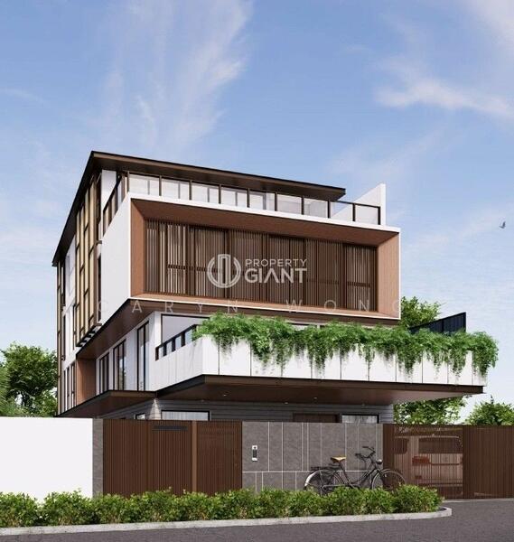 For Sale - ❤️GIANT⚡️4 Levels Semi D! Home lift with Pools Mezzanine and Attic D19