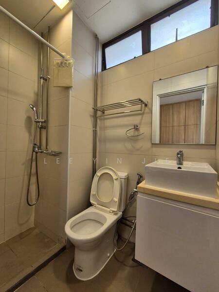 Convenient One bedroom apartment close to Novena MRT, , 1 Bedroom, 614 sqft, Apartment For Rent, by Lee Yin Jie, 60124145 - Bathroom - PropertyGuru.com.sg