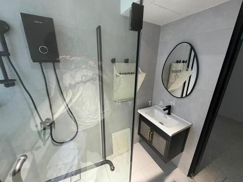 King's Mansion, 437 Tanjong Katong Road, 4 Bedrooms, 1,808 sqft, Condominium For Rent, by Timothy Tan, 60124166 - Bathroom - PropertyGuru.com.sg