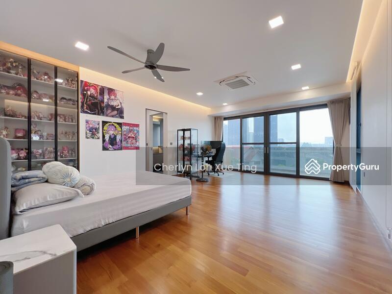 Ensuite room, walk in wardrobe, balcony