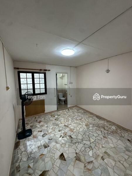 Master with En Suite Bathroom