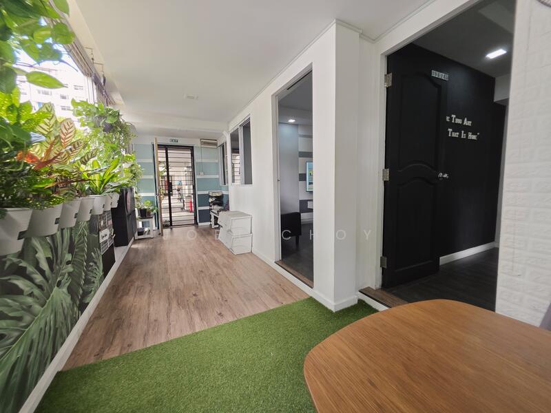 Entrance to separate 3rm and 4rm flat