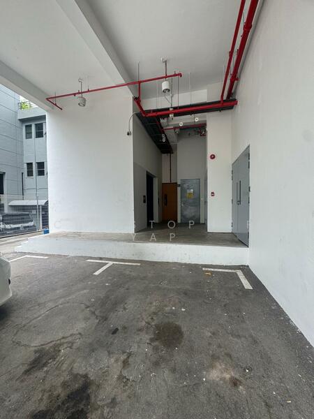 Jalan Kilang Barat, Jalan Kilang Barat, 5,500 sqft, Light Industrial (B1) For Rent, by Christopher Yap, 60124909 - Car Park - CommercialGuru.com.sg