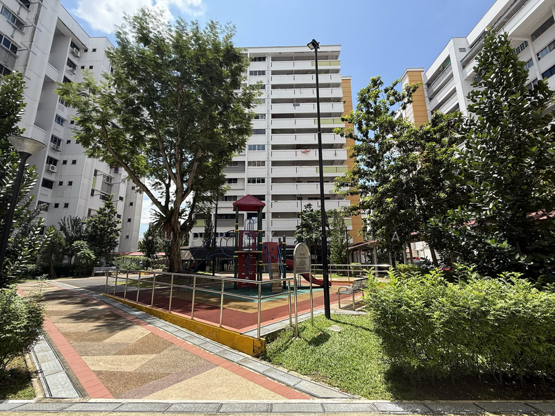 Coffee shop at opposite block