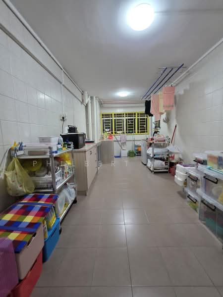 160 Yishun Street 11, 160 Yishun Street 11, 2 Bedrooms, 721 sqft, HDB Flat For Sale, by Philbert Ngo, 60125107 - Kitchen - PropertyGuru.com.sg