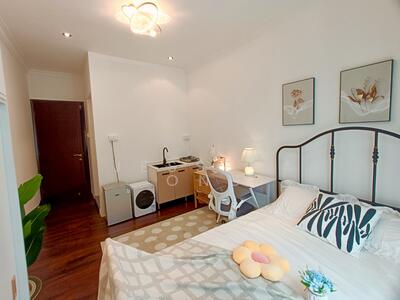 For Rent - Kew Crescent