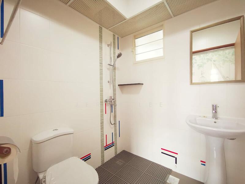 194B Bukit Batok West Avenue 6, 194B Bukit Batok West Avenue 6, Dairy Farm / Bukit Panjang / Choa Chu Kang, 2 Bedrooms, 732 sqft, HDB Flat For Rent, by Jerry Lee, 60125207 - Bathroom - PropertyGuru.com.sg