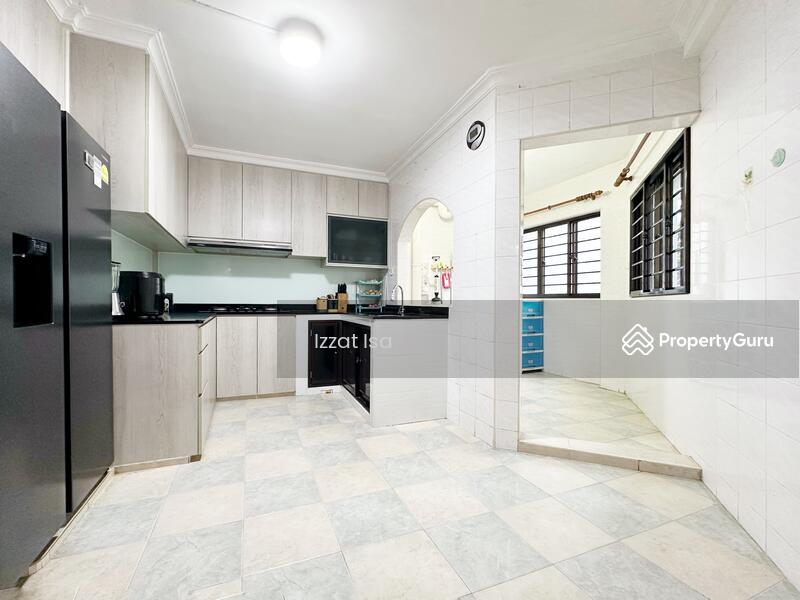 For Sale - 142 Rivervale Crescent