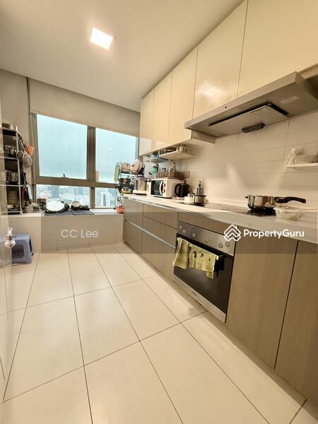 Bright airy kitchen 