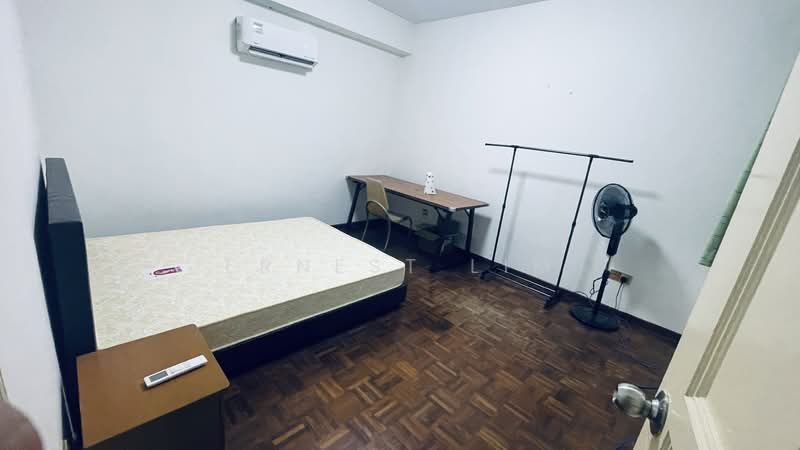Wing Fong Mansions, 12 Lorong 14 Geylang, Room Rental, 220 sqft, Apartment For Rent, by Ernest Lim, 60125502 - Bedroom - PropertyGuru.com.sg