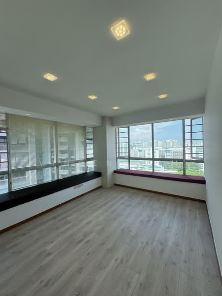Caspian, 60 Lakeside Drive, 5 Bedrooms, 1,604 sqft, Condominium For Sale, by Vincent Lam, 60125706 - Master bedroom - PropertyGuru.com.sg