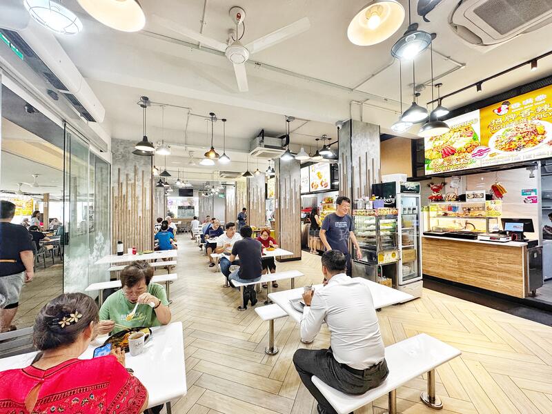Ubi Eating House @ Blk 325 Ubi Ave 1, , 100 sqft, Food & Beverage For Rent, by Bee 林美玲, 60125745 - Lunch crowd on a weekday - CommercialGuru.com.sg
