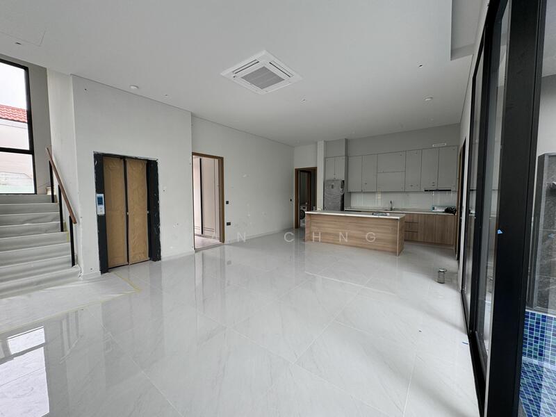 Dining Area/Dry Kitchen