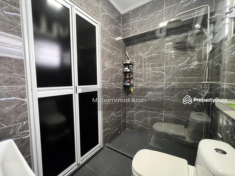Master Toilet
