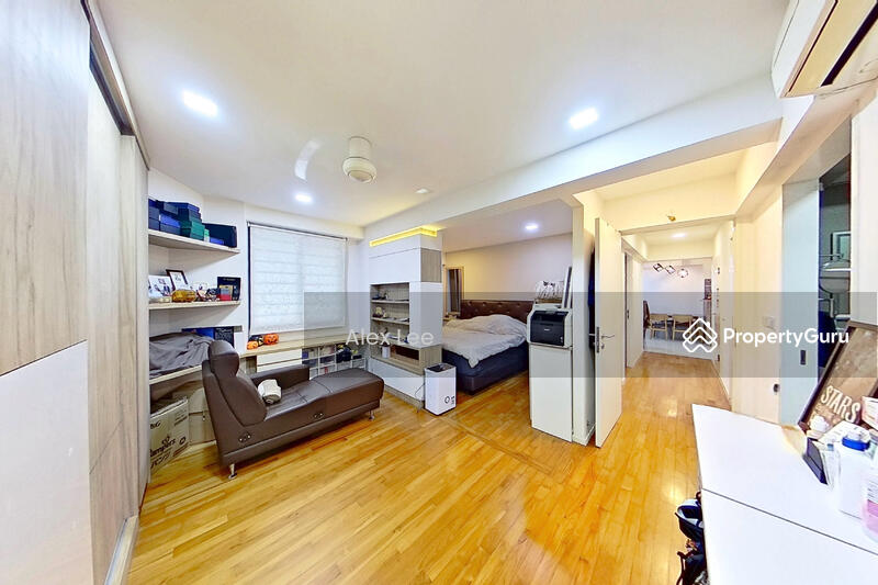 Spacious Master Room