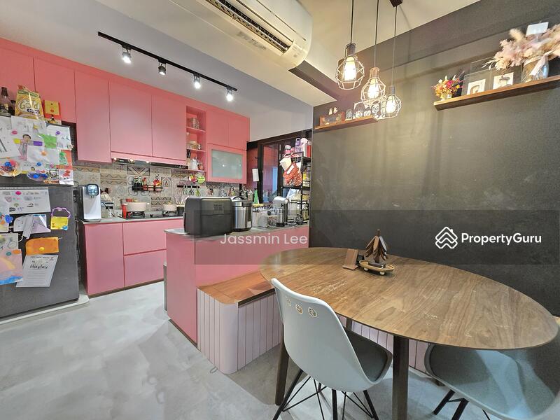 For Sale - 606B Tampines Street 61