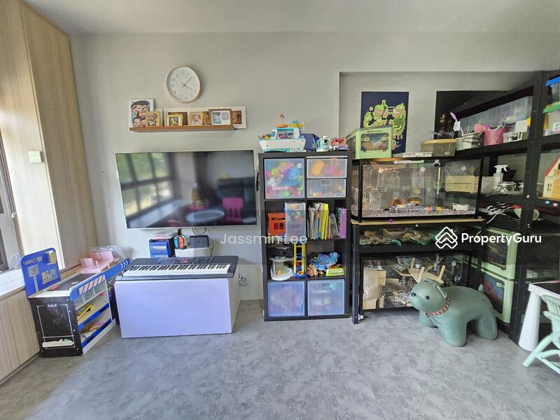 For Sale - 606B Tampines Street 61