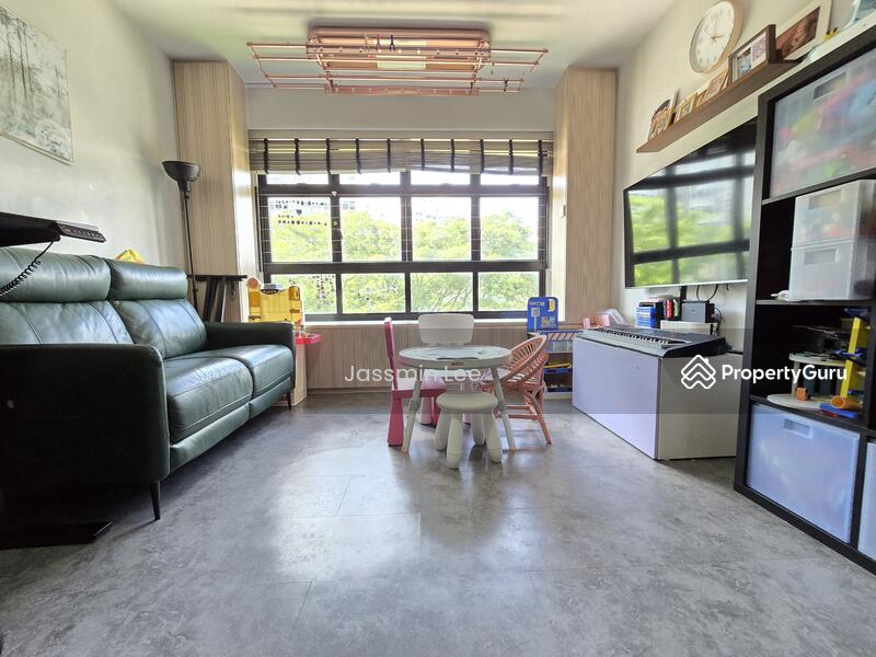 For Sale - 606B Tampines Street 61
