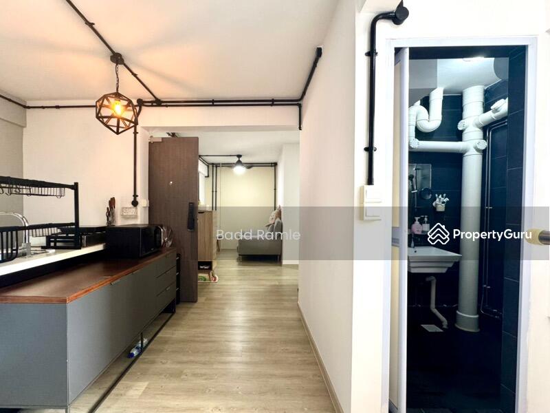 Kitchen & Common Bathroom