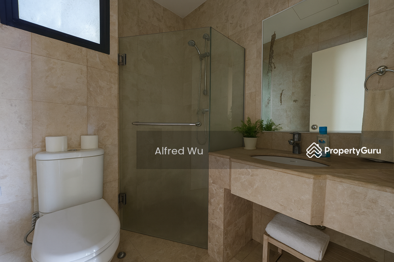 Master bedroom Bathroom
