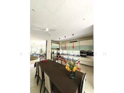 For Sale - ⭐️HIDDEN GEM⭐️$15XX PSF BUILT⭐️7 ROOMS⭐️SPACE & SERENITY⭐️