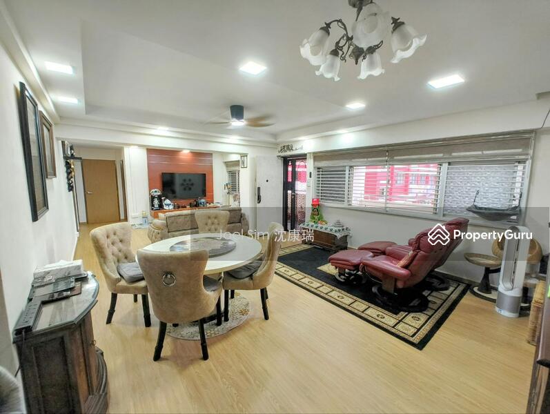 Living Room (View 2)