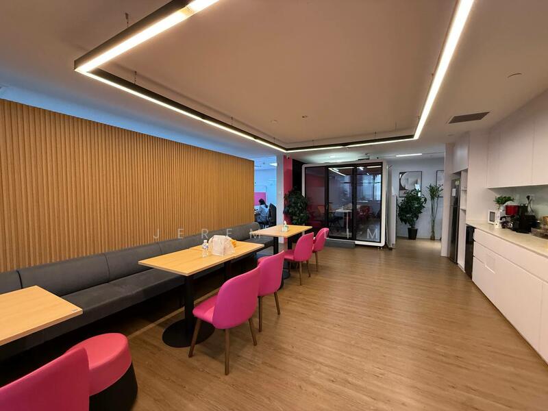Peninsula Plaza, 111 North Bridge Road, 3,550 sqft, Office For Rent, by Jeremy Lim, 60126813 - CommercialGuru.com.sg