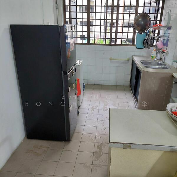 708 Clementi West Street 2, 708 Clementi West Street 2, Room Rental, 120 sqft, HDB Flat For Rent, by Zheng Ronghua 郑荣华, 60126820 - Kitchen - PropertyGuru.com.sg