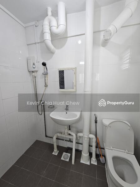 Master bedroom toilet