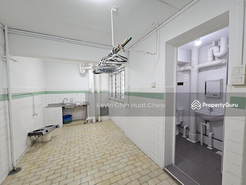 Kitchen & toilet