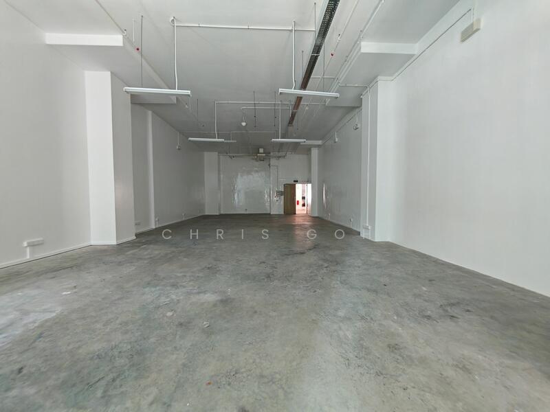 Ramp up industrial office store in Pasir Panjang, Alexandra / Commonwealth, 1,705 sqft, Light Industrial (B1) For Rent, by Chris Goh, 60127180 - CommercialGuru.com.sg