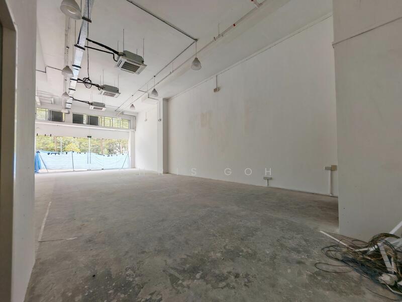 Ramp up industrial office store in Pasir Panjang, Alexandra / Commonwealth, 1,705 sqft, Light Industrial (B1) For Rent, by Chris Goh, 60127180 - CommercialGuru.com.sg