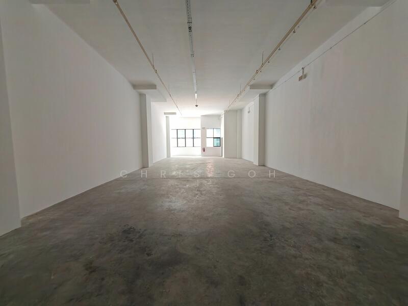 Ramp up industrial unit in Pasir Panjang Alexandra, Alexandra / Commonwealth, 5,166 sqft, Light Industrial (B1) For Rent, by Chris Goh, 60127190 - CommercialGuru.com.sg