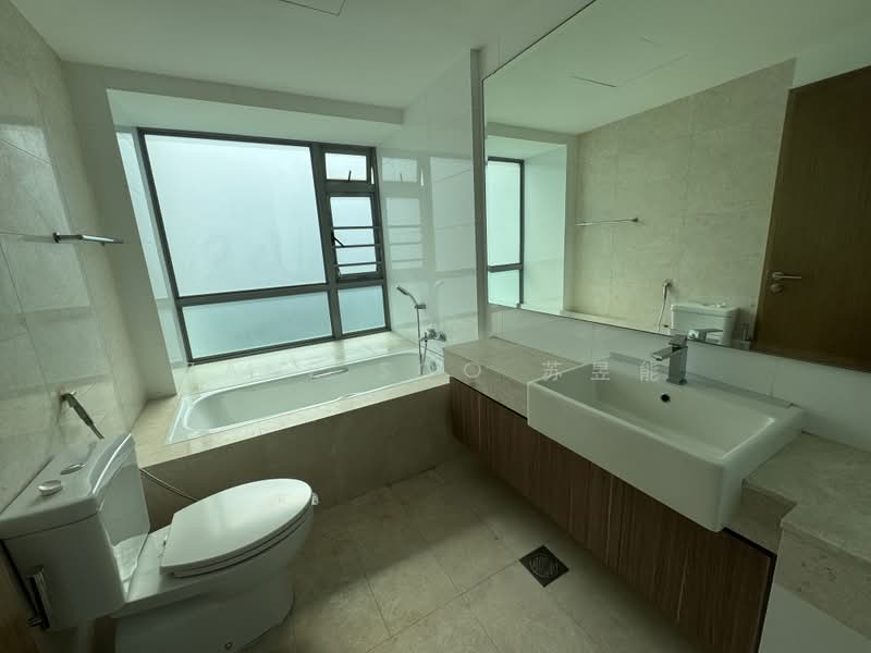 Waterfront Waves, 766 Bedok Reservoir Road, 4 Bedrooms, 1,518 sqft, Condominium For Rent, by Zane Soo 苏昱能, 60127307 - Bathroom - PropertyGuru.com.sg
