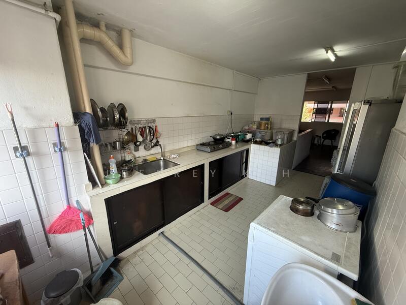 498 Jurong West Street 41, Jurong West Street 41, 1,302 sqft, Shop / Shophouse For Sale, by Jeffrey Koh, 60127513 - CommercialGuru.com.sg