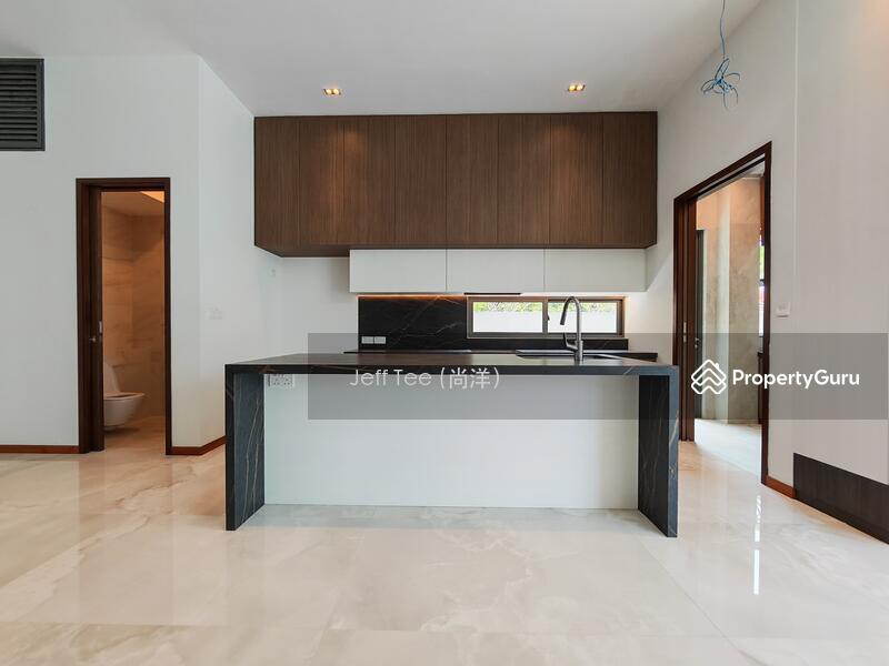 Kitchen Island and dry kitchen