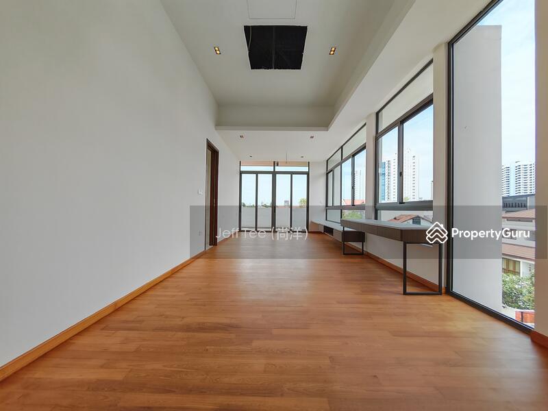 Bright and huge room on top floor