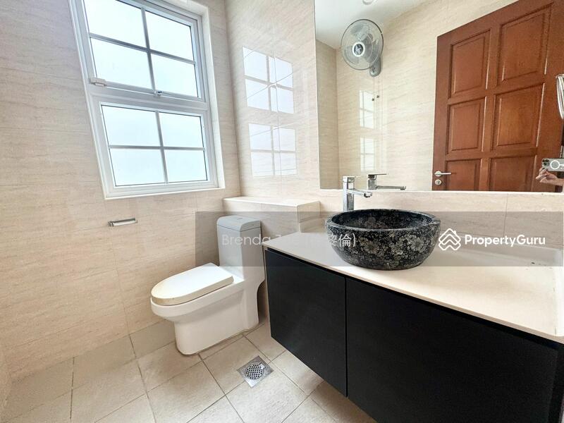 Good Class Bungalow for Rent in the Holland/Belmont vicinity