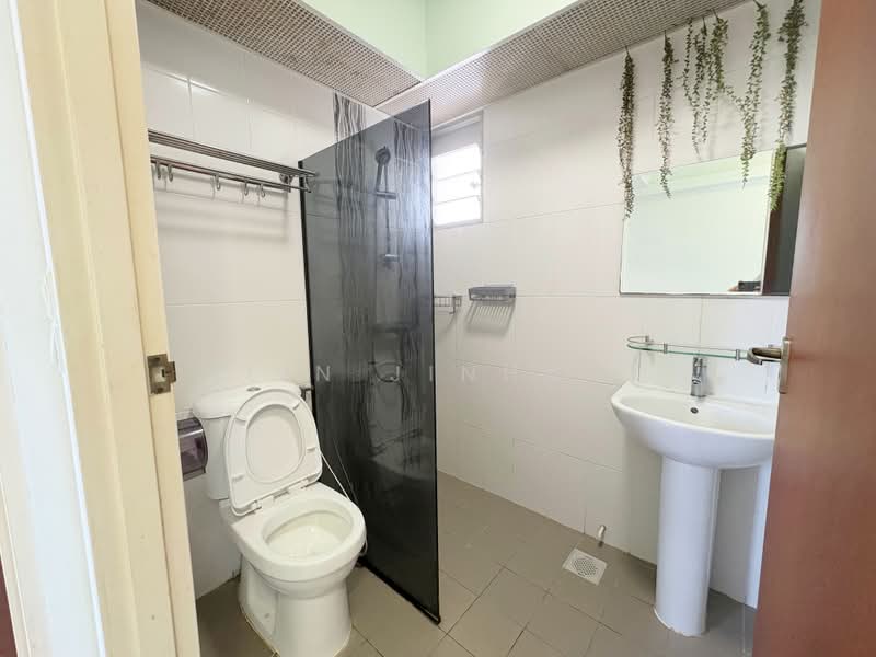 91A Telok Blangah Street 31, 91A Telok Blangah Street 31, 2 Bedrooms, 731 sqft, HDB Flat For Rent, by Lin Jinhan, 60127953 - Bathroom - PropertyGuru.com.sg