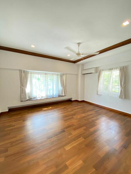 Novena mrt/ bukit timah, , 5 Bedrooms, 2,900 sqft, Bungalow House For Sale, by Desmond Tan, 60127974 - Living Room - PropertyGuru.com.sg