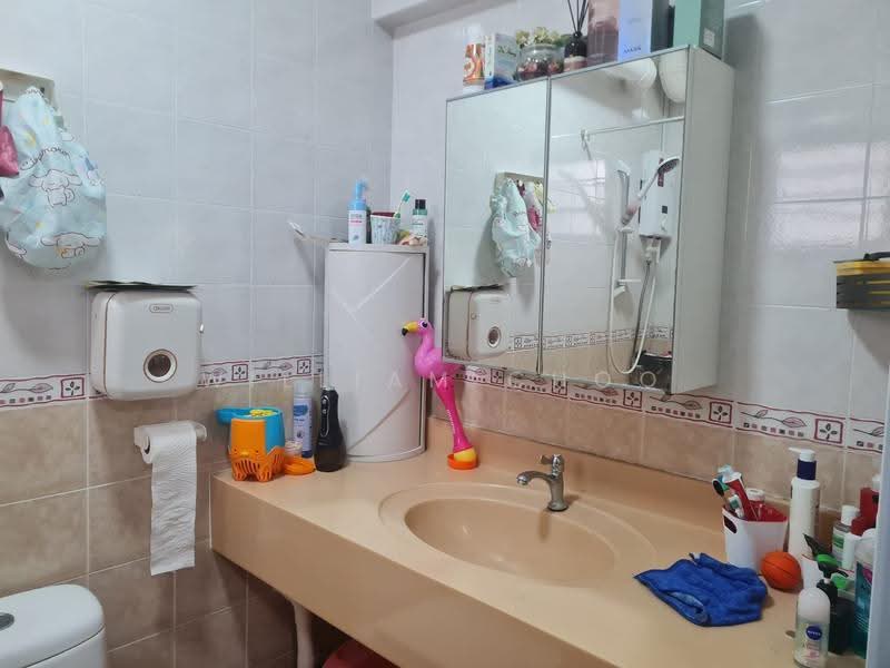 665B Jurong West Street 64, 665B Jurong West Street 64, Boon Lay / Jurong / Tuas, Room Rental, 250 sqft, HDB Flat For Rent, by William Choo, 60128085 - Bathroom - PropertyGuru.com.sg