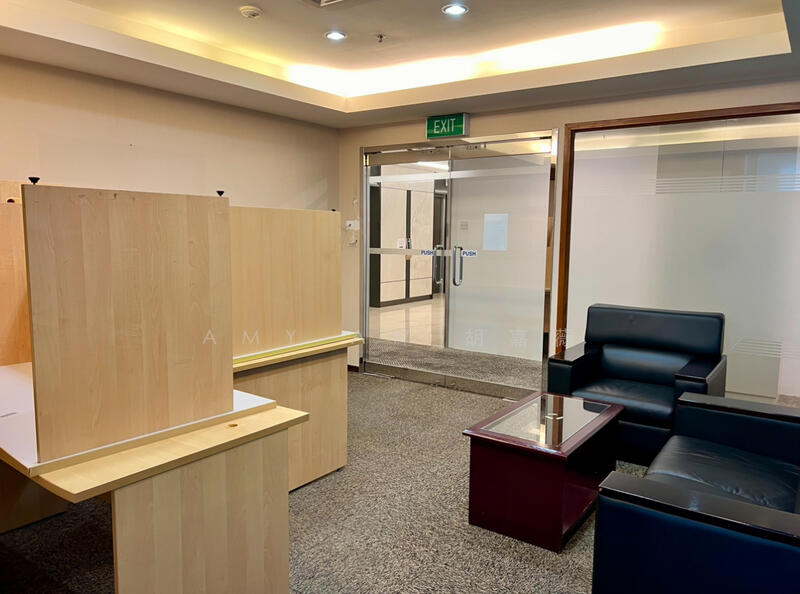 RAFFLES PLACE | Well Maintained Fitted Office |, Raffles Place MRT, 2,347 sqft, Office For Rent, by Amy Aw 胡嘉薇, 60128137 - CommercialGuru.com.sg