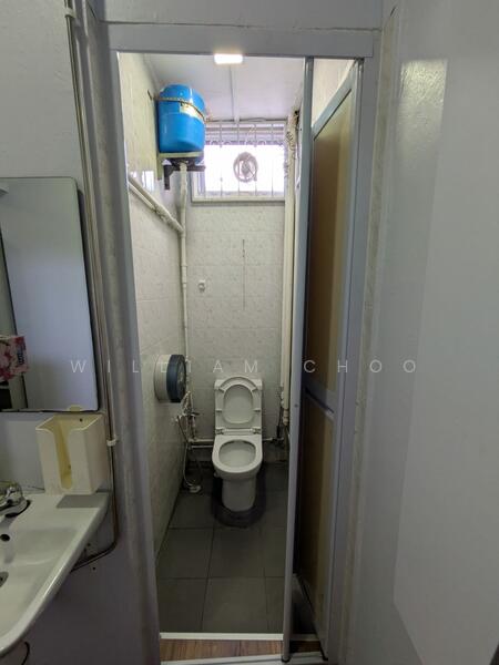 83 Lor 2 Toa Payoh Singapore 310083, , 740 sqft, Shop / Shophouse For Rent, by William Choo, 60128281 - Bathroom - CommercialGuru.com.sg