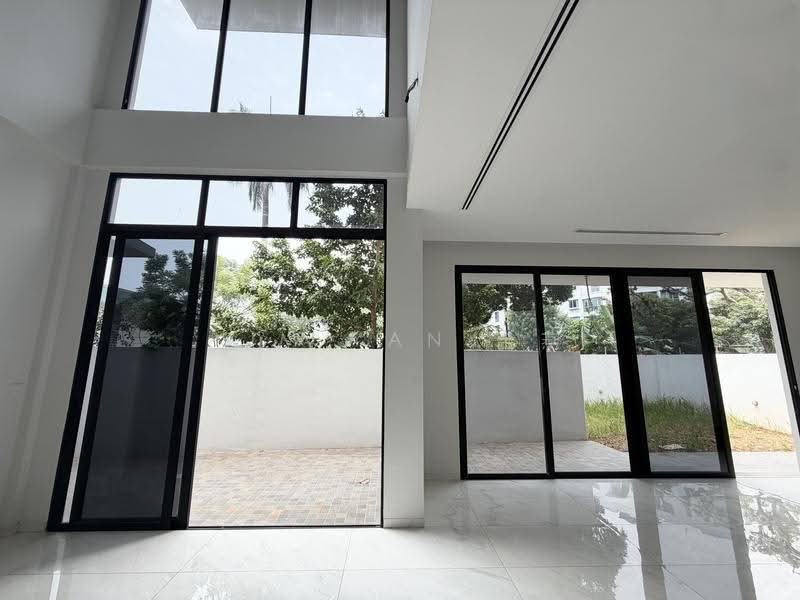 Brand new bungalow with lift and poo, 8+1 bedrooms all ensuite, park 4 cars inside, Within 1km to Kong Hwa School, call 8130 3636 to view, East Coast / Marine Parade, 9 Bedrooms, 6,500 sqft, Bungalow House For Sale, by Kim Yan 金燕, 60128388 - Interior - PropertyGuru.com.sg