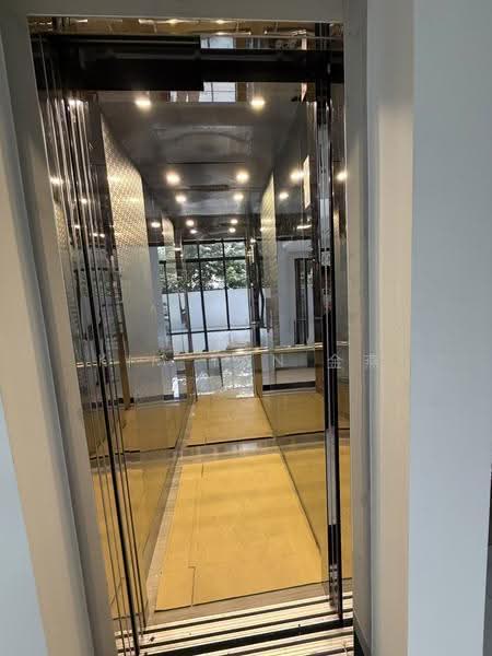 Brand new bungalow with lift and poo, 8+1 bedrooms all ensuite, park 4 cars inside, Within 1km to Kong Hwa School, call 8130 3636 to view, East Coast / Marine Parade, 9 Bedrooms, 6,500 sqft, Bungalow House For Sale, by Kim Yan 金燕, 60128388 - Interior - PropertyGuru.com.sg