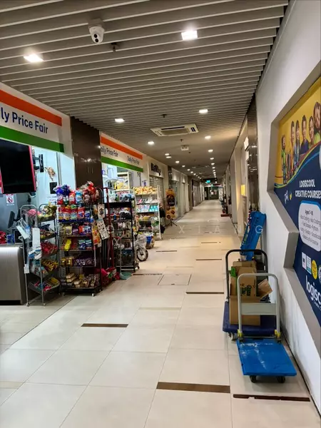 NEWest, 1 West Coast Drive, 280 sqft, Mall Shop For Sale, by Cindy, Xiang Xiang, 60128539 - Hallway - CommercialGuru.com.sg