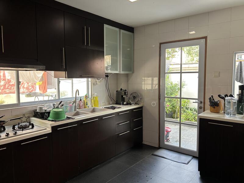 For Sale - Best Buy! Lovely 2 Sty Corner Terr, Huge Land, At Li Po Ave, 1km St Nicholas School, MRT Lentor