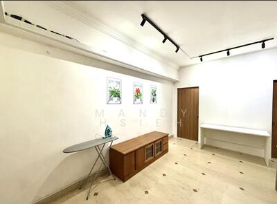 For Rent - Signature Park