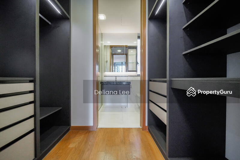 Master Walk-in Wardrobe