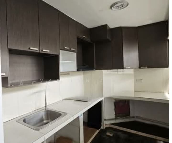 Bedok Court, 295 Bedok South Avenue 3, Room Rental, 120 sqft, Condominium For Rent, by Mar Inn Chee, 60129130 - Kitchen - PropertyGuru.com.sg